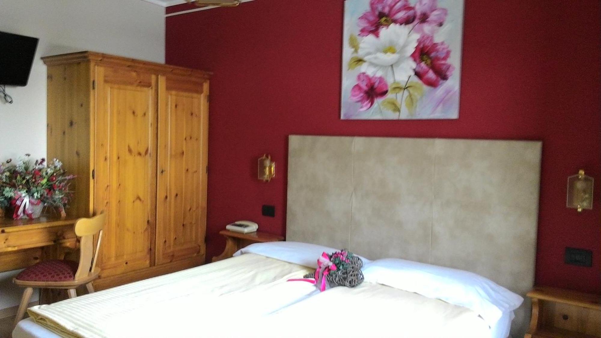 Hotel Adele リヴィーニョ エクステリア 写真