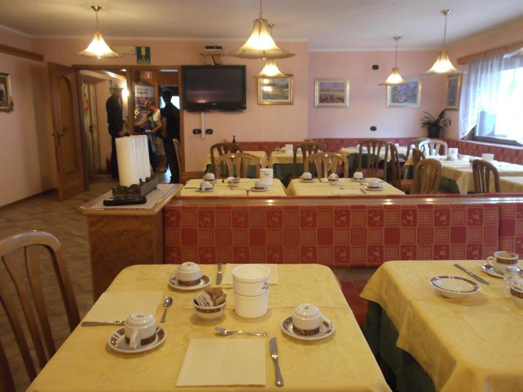 Hotel Adele リヴィーニョ エクステリア 写真