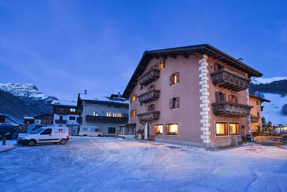 Hotel Adele リヴィーニョ エクステリア 写真